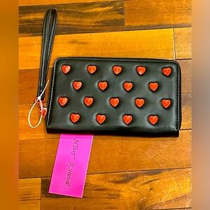 NWT BETSEY JOHNSON Studded Heart Wristlet Bag Love Black Red Valentine XOXO
